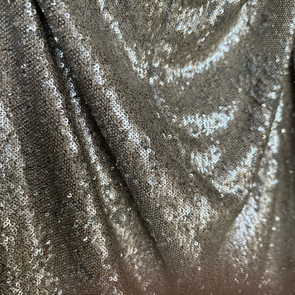 White House Black Market Sequined skirt. Gold/silver - Picture 9 of 9